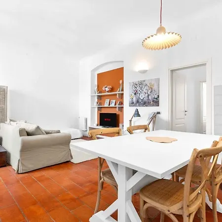 Chinatown Family Apartment