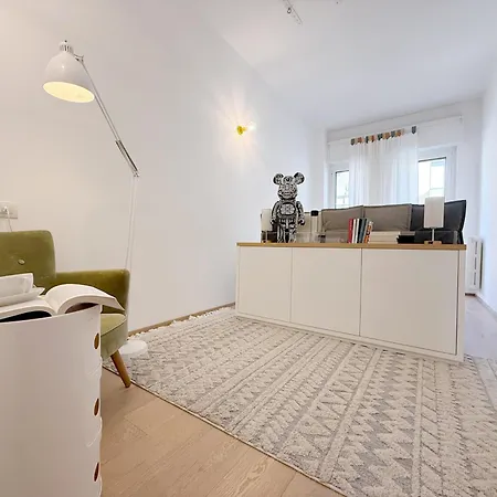 Apartament Elizabeth Pentahouse, Charmy In