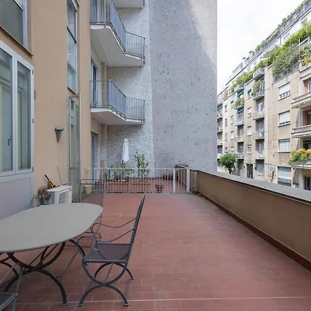 Fontana Milano, Historic With Panoramic Terrace, Guastalla Area Appartement Milan