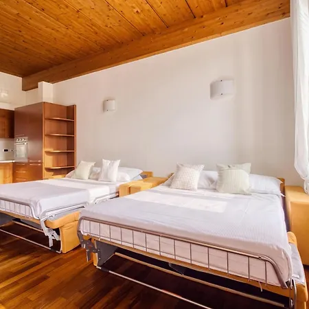 The Charm Of Old - Historic Palazzo With Duomo View Mediolan