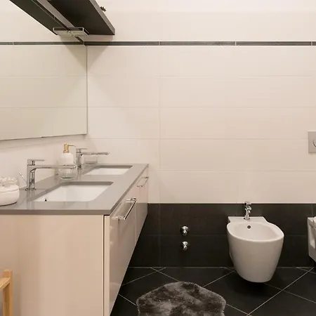 Porta Romana Garden Retreat - 3 Bedrooms & 2 Bathrooms Apartament