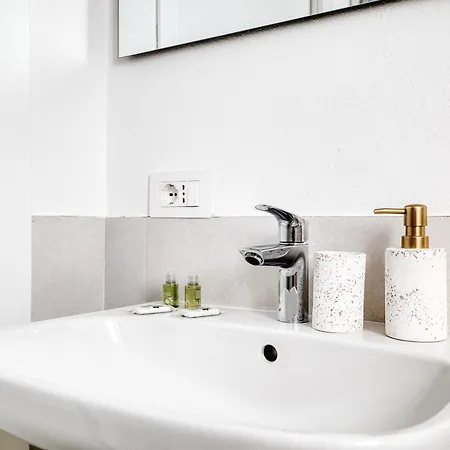 Bassano 28 - Modern By Innstay