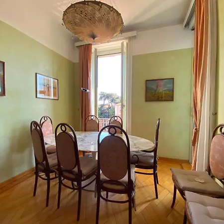 Luxurious And Spacious Near The Metro Apartament Mediolan