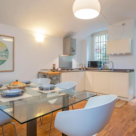 Apartment Cozy 1br With Garden In Milan