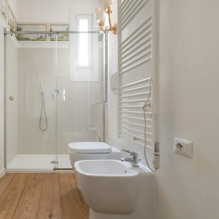 Guesthost - Cinque Giornate Cozy Apartamento