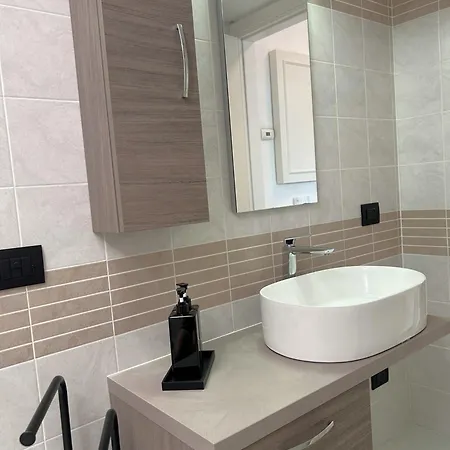 La Meneghina Apartament *
