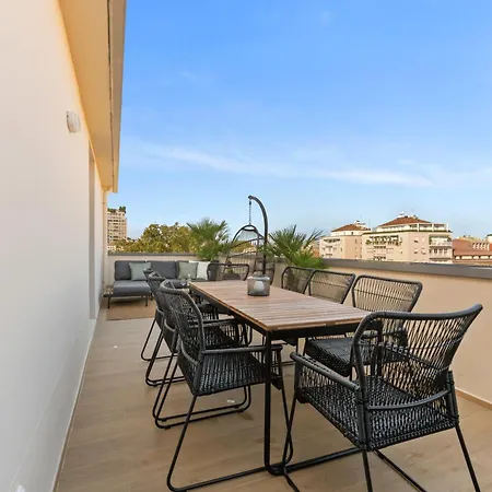 Stayeasy Concordia - Skyline Penthouse, Downtown * Mediolan