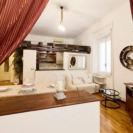 Elegant Historic In Citta Studi Apartament *