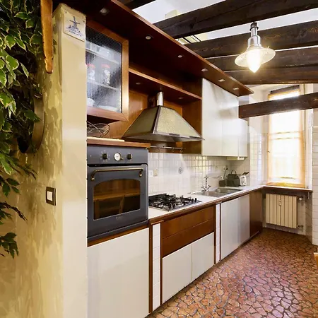 Elegant Historic In Citta Studi Apartament *