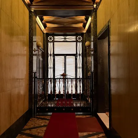 Apartament Classic Milanese With Balcony & Views Mediolan