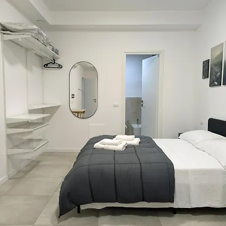8 Bedrooms & 8 Bathrooms - Certosa Appartement *
