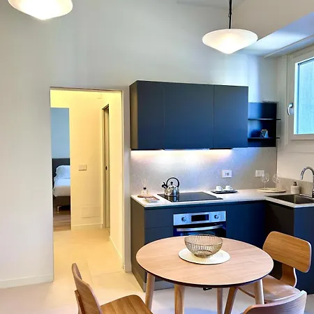 Fifty Eight Porta Romana 1 *