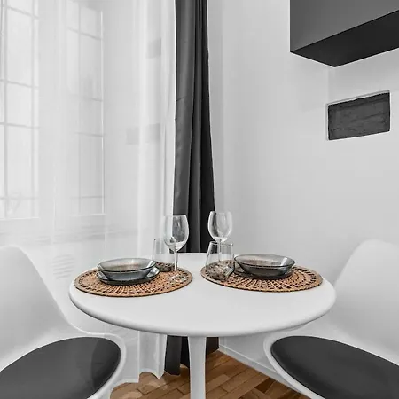Art Domus 03 - Portaluppi Apartament *