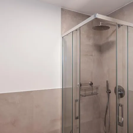 Elegant In The Heart Of Apartament Mediolan