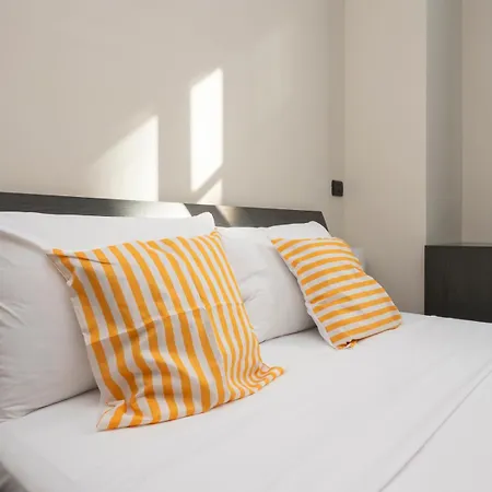 Bright One-bedroom With Balcony - Ripamonti *