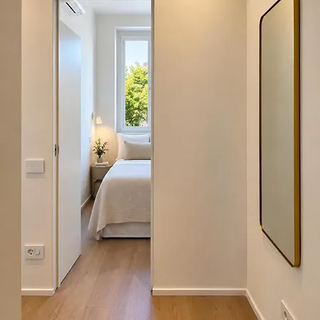 Urban Retreat - Metro M3 & Center