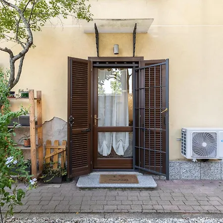 Apartament Bicocca Comfort - Free Parking - Near M5 Metro *