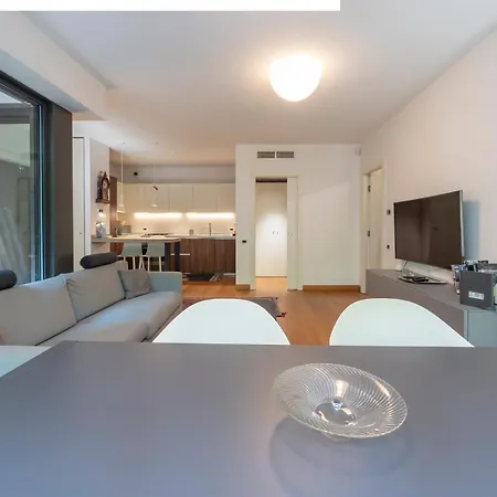 Apartament Metro 5 Lussuoso Con Posto Auto Mediolan