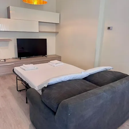 Monte Santo 8 * Milan