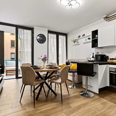 Luxury Station - Terrace&gym&parking Apartament *