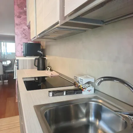 Spacious 180 Luxury With 3 Bedrooms, 3 Baths & Jacuzzi Bocconi Campus