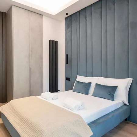 Easylife - - Piccolo Boutique * Milan