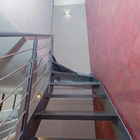 Apartament Spacious 180 Luxury With 3 Bedrooms, 3 Baths & Jacuzzi Bocconi Campus Mediolan