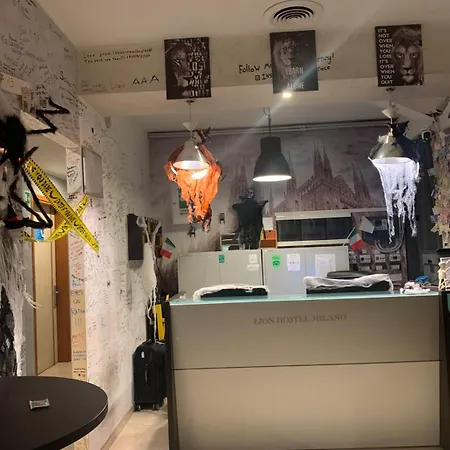 Lion & Youth Hostal