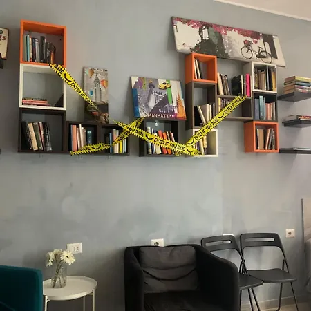 Lion & Youth Hostal