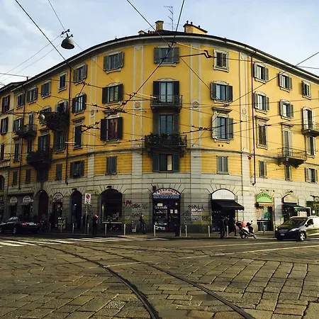 Porta Genova *