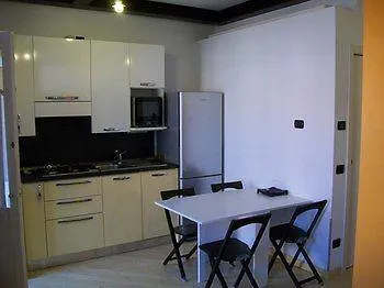 Temporary Navigli Apartment Milan