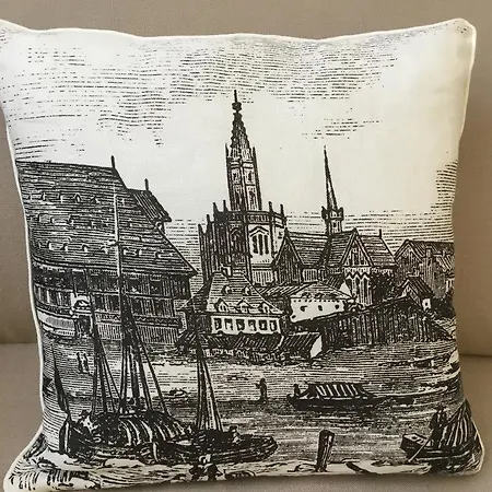 Zebra Rosso * Milano