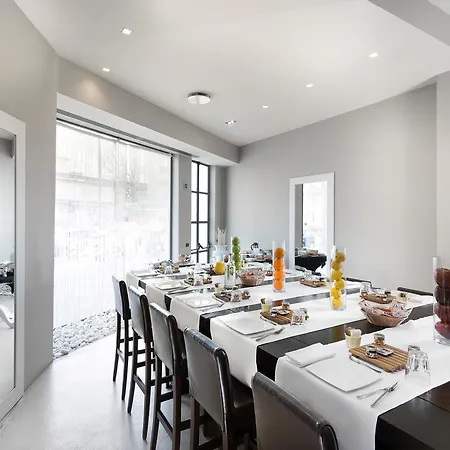 Townhouse 12 酒店 4*