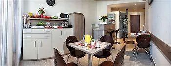 Av Hotel 2*