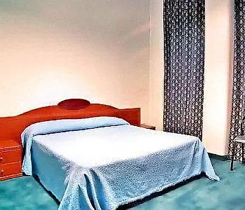 Hotell Midtown *