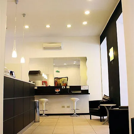Paradiso Hotel 2*
