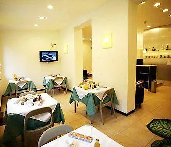 Paradiso Hotel 2*