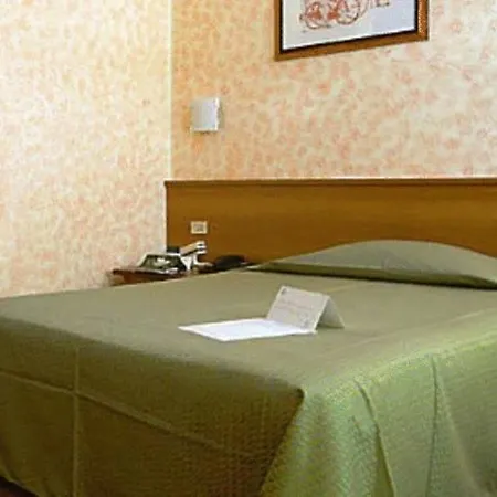 Desenzano Aparthotel 3*