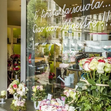 Typical Milanese Flat Апартаменты *