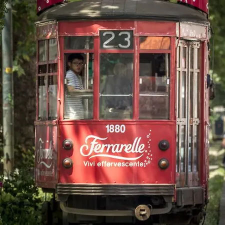 Typical Milanese Flat מילאנו