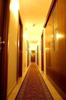 Nuovo Metro 3* Mailand