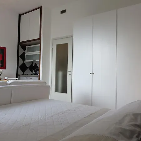 Charming Studio Flat Corso Garibaldi Appartement