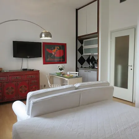 Charming Studio Flat Corso Garibaldi *