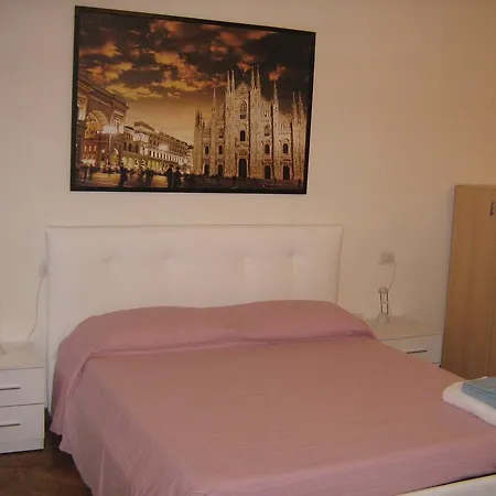 Flat In 1 Lägenhet *