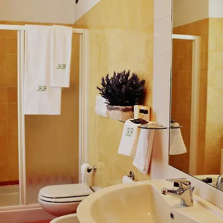 לינה וארוחת בוקר B&B Villa Xenia