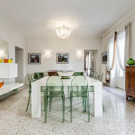 Apartment Cadorna Lux Milan