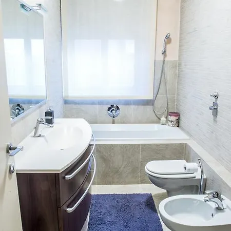 アパート Fiera Milano Apartment ミラノ
