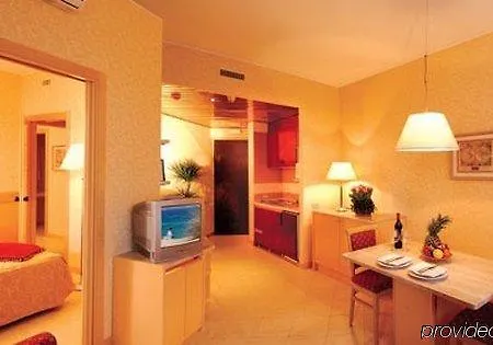 Unaway & Quark Due Aparthotel