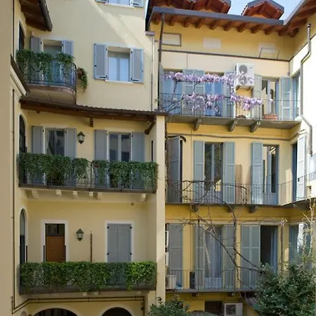 Cerva Fashion District Apartment