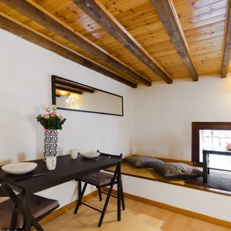 Apartment Cadorna Center Studio-by Flatscollection Milan